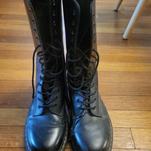 Dr. Martens 20 eyelet black boots W10/M9 - Picture 4 of 5